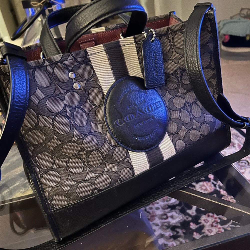 COACH DEMPSEY - Picture 2 of 6